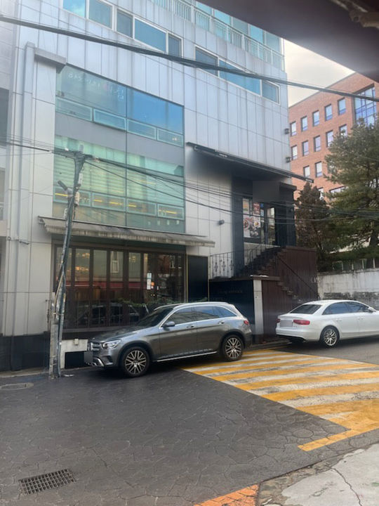 깔끔한 인테리어 및 시설 완비된 대신동 2층 음식점 매물의 9번째 사진