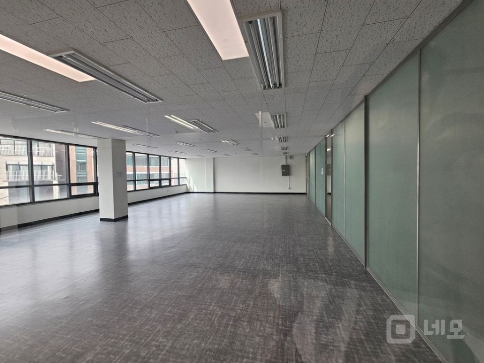 전용면적 41평 남양리에서 가장 위치좋고 하루 방문객많은 최고의 건물 매물의 3번째 사진