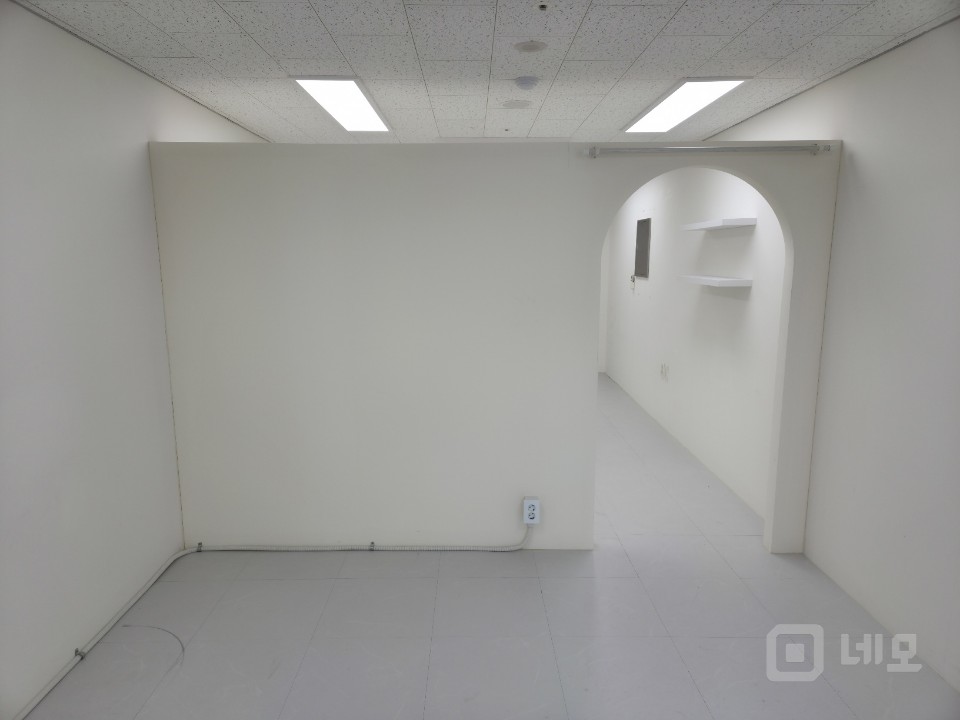 빠르게 계약되는 권리금 0 원 바로 입주 가능한 저렴한 반영구샵 매물의 4번째 사진
