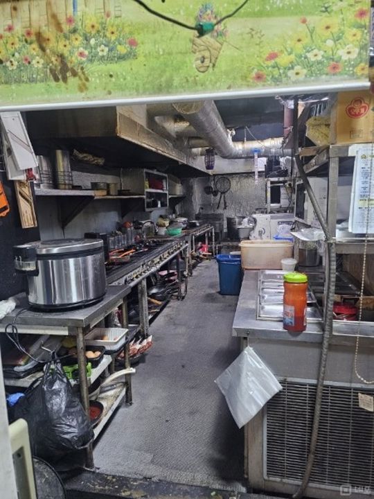 신림동 배후 수요 좋은 배달 전문점 임대 매물의 1번째 사진