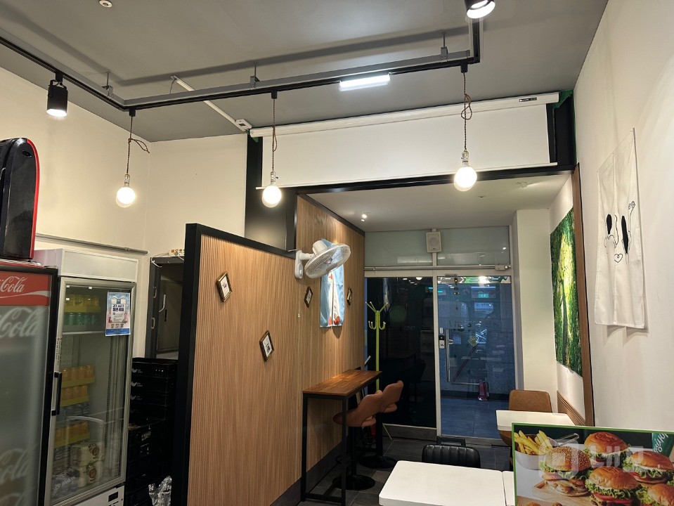 안산 고잔신도시 문화광장 근처이며 올리브영이 바로 옆이라 유동인구 많음 매물의 3번째 사진