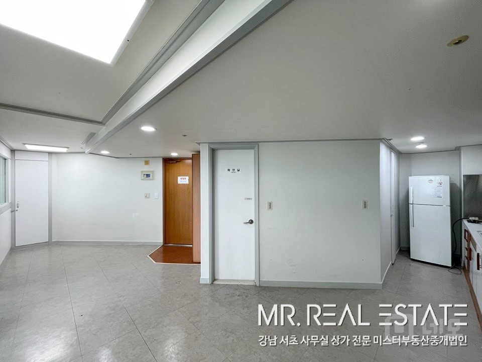역삼역 1분 즉시입주 가능한 사무실 실사진있음 매물의 2번째 사진