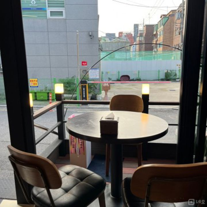 홍제동 대로변에 위치한 호프집 매물의 2번째 사진