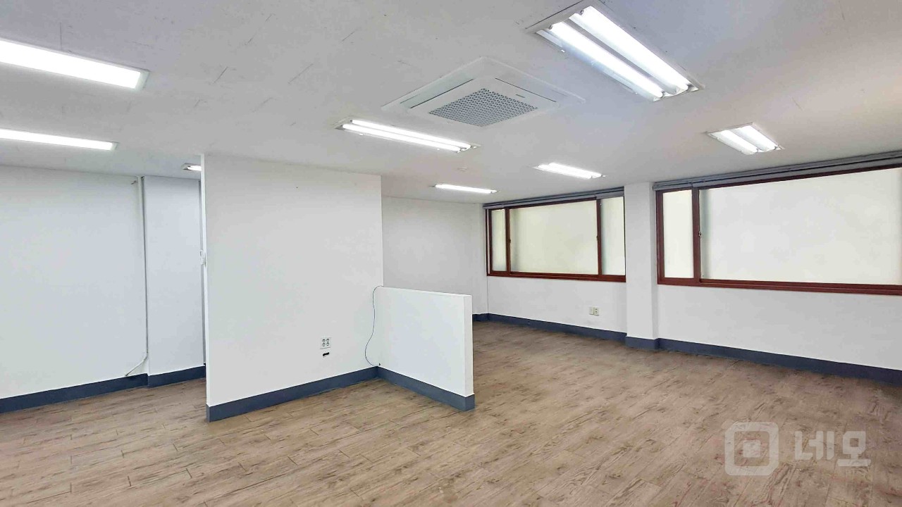 🏙️ [홍대입구역 인근] 합리적 임대료 & 주차 가능! 매물의 4번째 사진