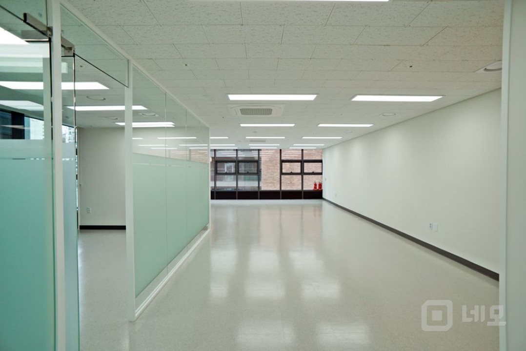 인기좋은코너 유리룸3개, 빠른입주 매물의 6번째 사진