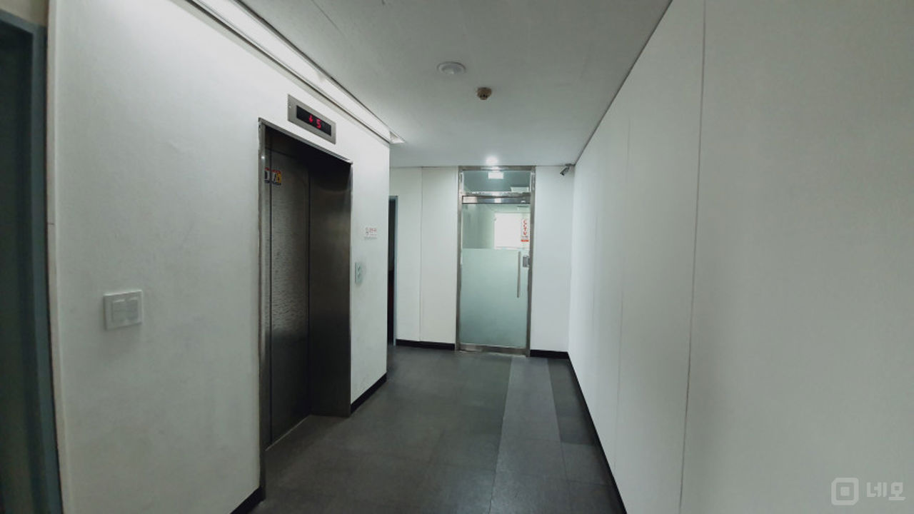 50평 넓은 사무실 즉시입주 서울대입구역 역세권  대로변  대형사무실 매물의 4번째 사진