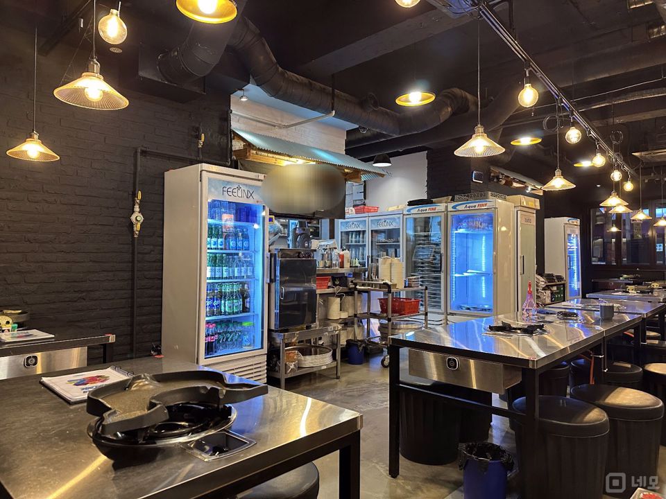 번화가에 위치한 길동 점포 매물의 1번째 사진