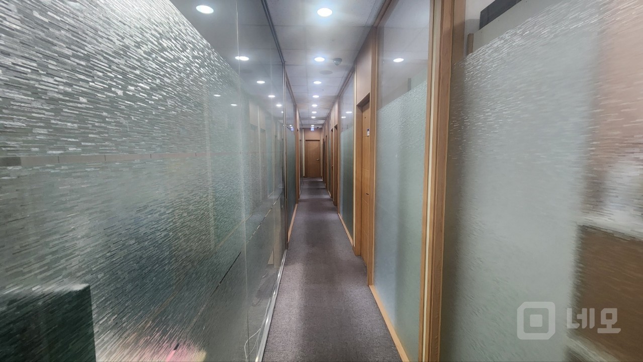 실 140. 성수초역세권 출구 바로 앞 매물의 4번째 사진