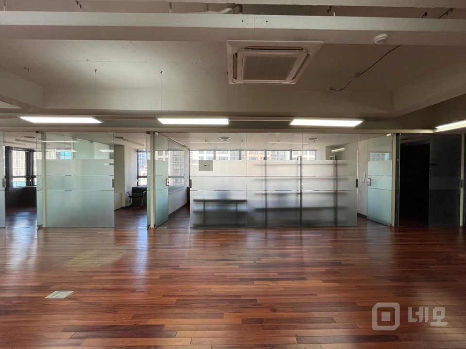 한남오거리 대로변, 최상의 입지, 대형 사무실, 주차 3대 매물의 7번째 사진