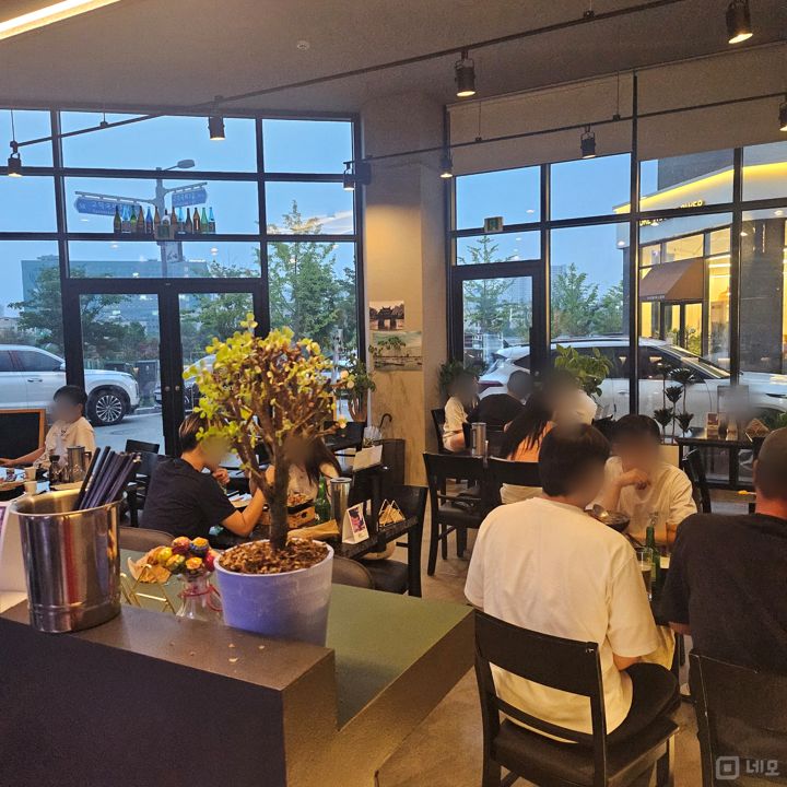 시설 집기 포함, 인테리어 완비된 고덕동 이자카야 매물의 4번째 사진