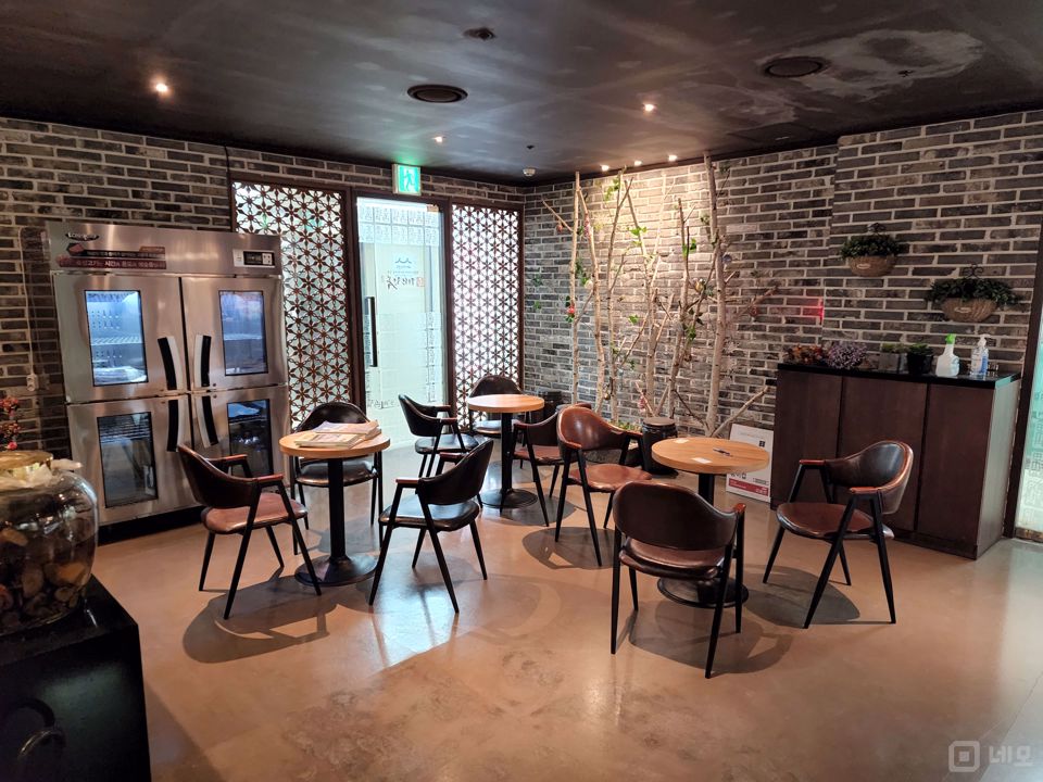 고급스러운 인테리어 완비된 여의도 음식점 매물의 9번째 사진