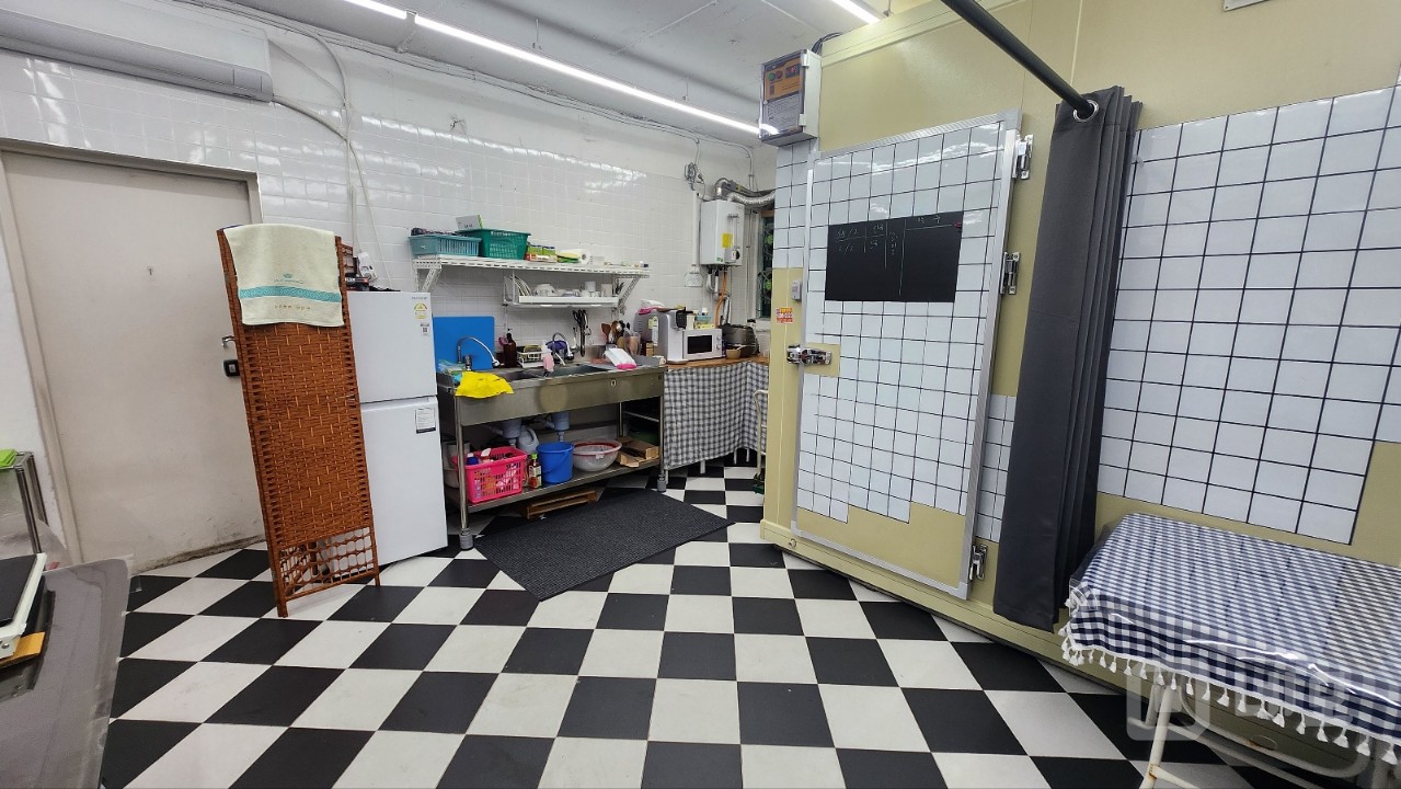 경성고 인근 주거지역에 위치, 넓은 상가,낮은권리금 매물의 8번째 사진