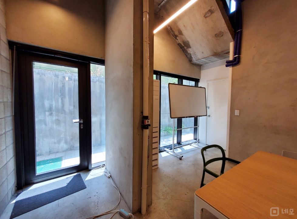 ✅전속✅ 선큰구조, 상가/사무실용도, 층고아주높음, A급인테리어, 테라스 매물의 6번째 사진
