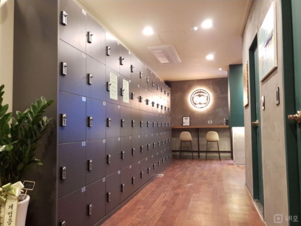 신림동 초중고 밀집, 인테리어 아주 잘 된 스터디 카페 매물의 5번째 사진
