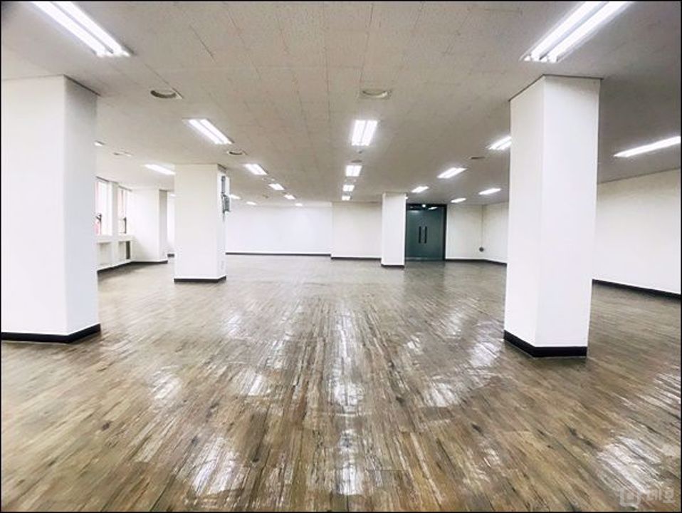 ●종각역 도보 4분 이내 위치! 내부 깔끔하며 접근성 우수합니다.● 매물의 4번째 사진