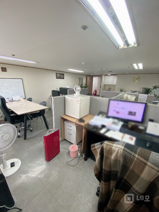 신논현역 도보 5분거리, 4인이상 넓은 사무실  매물의 5번째 사진