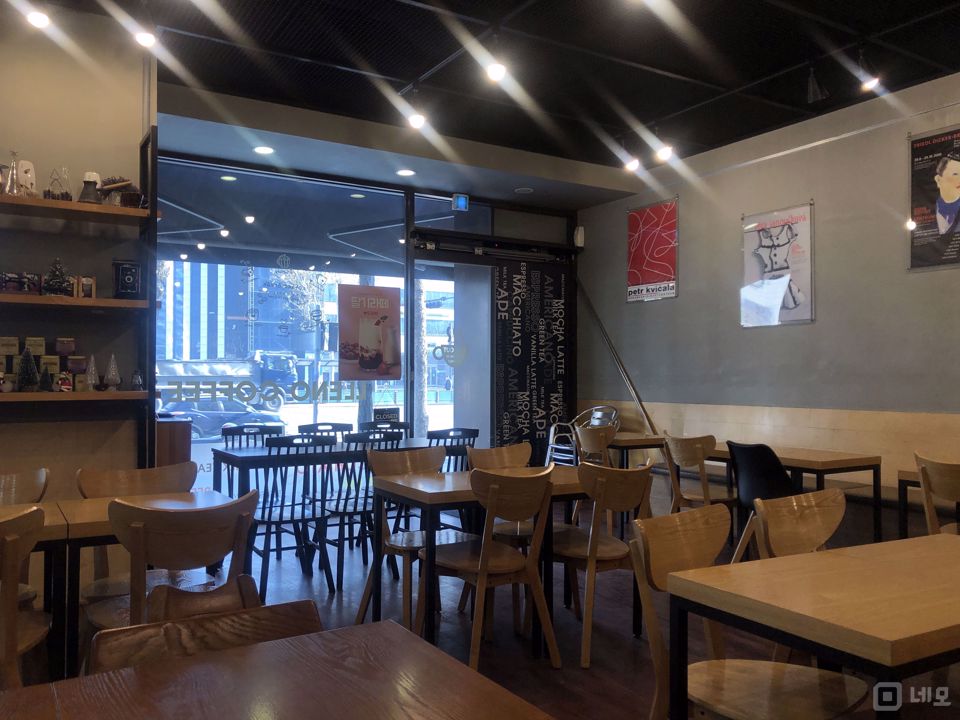 강남구 청담동 위치 좋은 1층 카페 매물의 1번째 사진