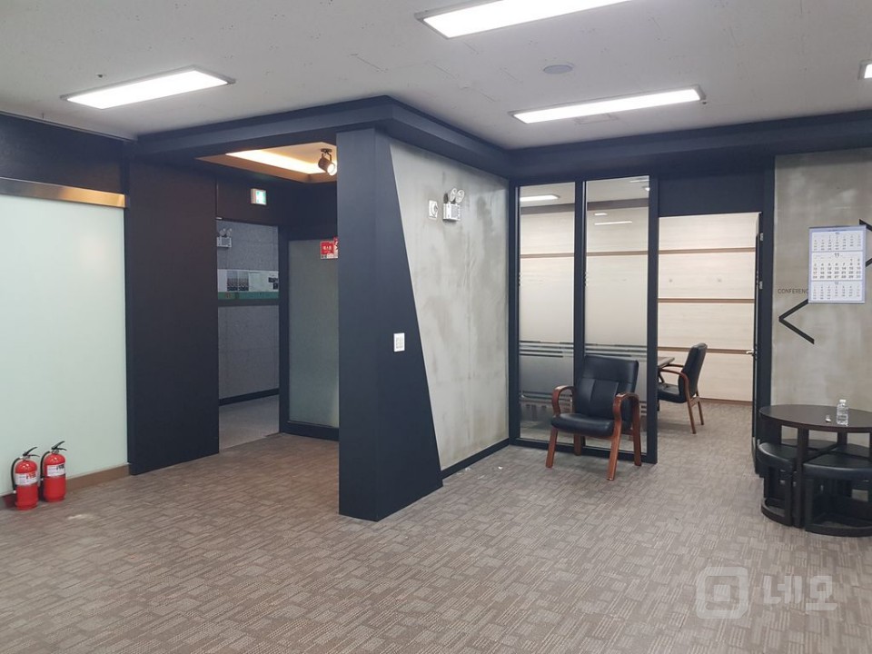 냉난방기옵션풀옵션사무실인테리어작살집기사용가능몸만들어가면되는삼실법인강추 매물의 13번째 사진