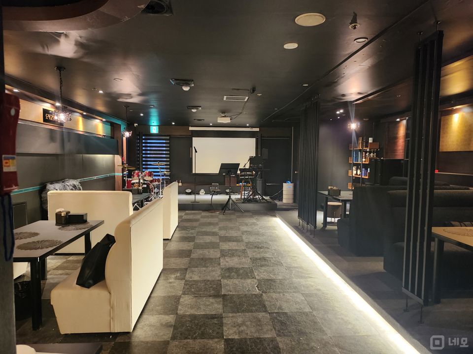 번화가상권, 유동인구 많은 영통동 라이브카페 매물의 2번째 사진