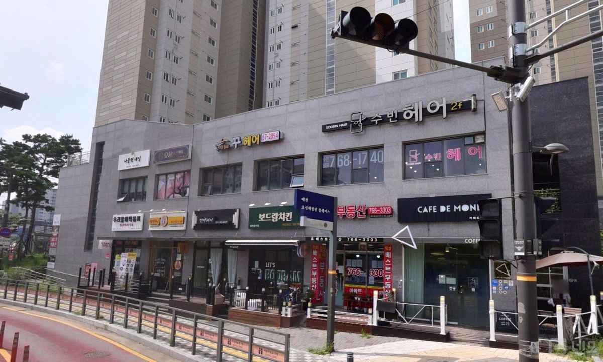 태전동 대단지 아파트 상가, 트렌디한 인테리어의 카페 매물의 5번째 사진