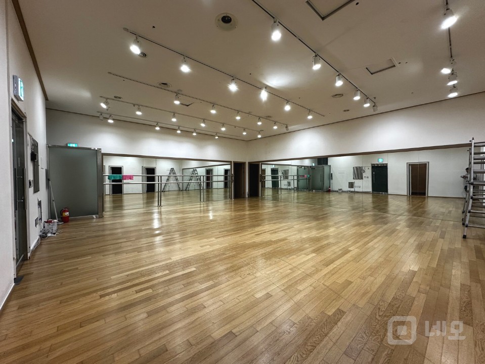 🧡강남구청역 역세권 인테리어S급 엔터사무실겸 연습실🧡 매물의 2번째 사진