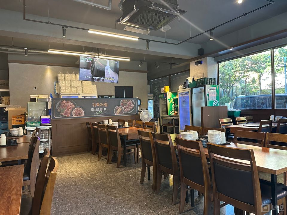 마포구 서교동 대로변 코너에 위치한 한식 매물 매물의 2번째 사진