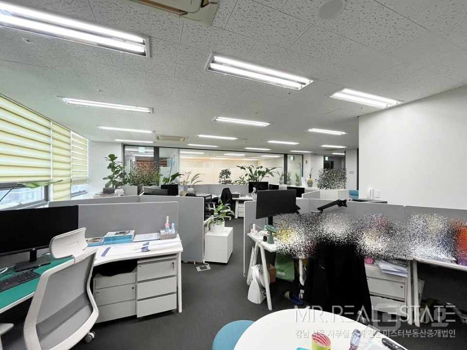 언주역1분 주차2대 완벽인테리어 대로변 단독층 통창 ACE 매물의 10번째 사진