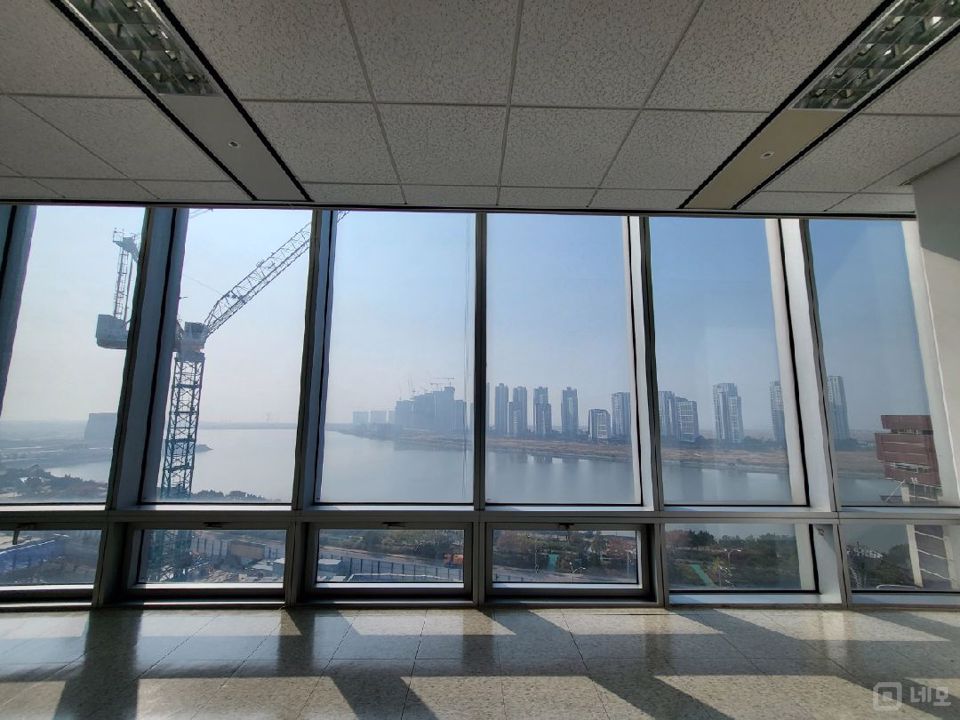 국제업무지구역과 가까운 송도동 공실 사무실 매물의 3번째 사진