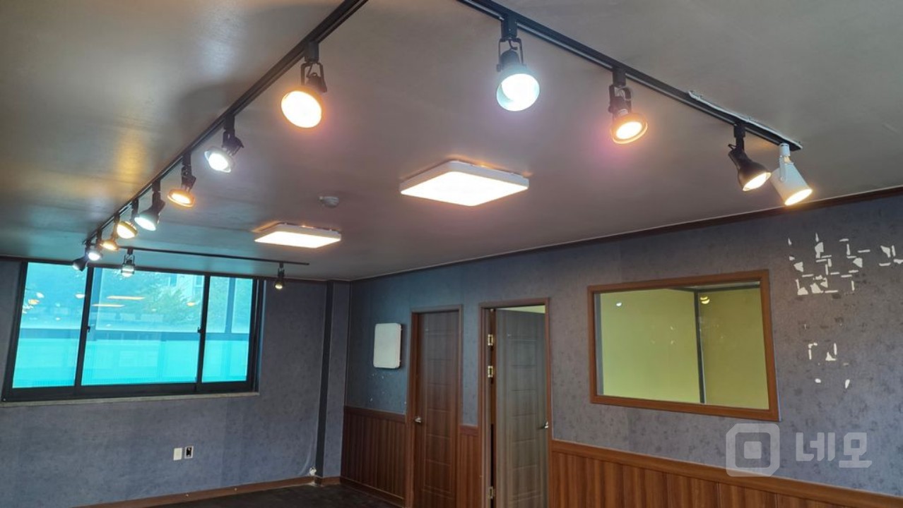 지하철역 5분이내, 넓은 공간과 편한주차 임차건물 매물의 3번째 사진