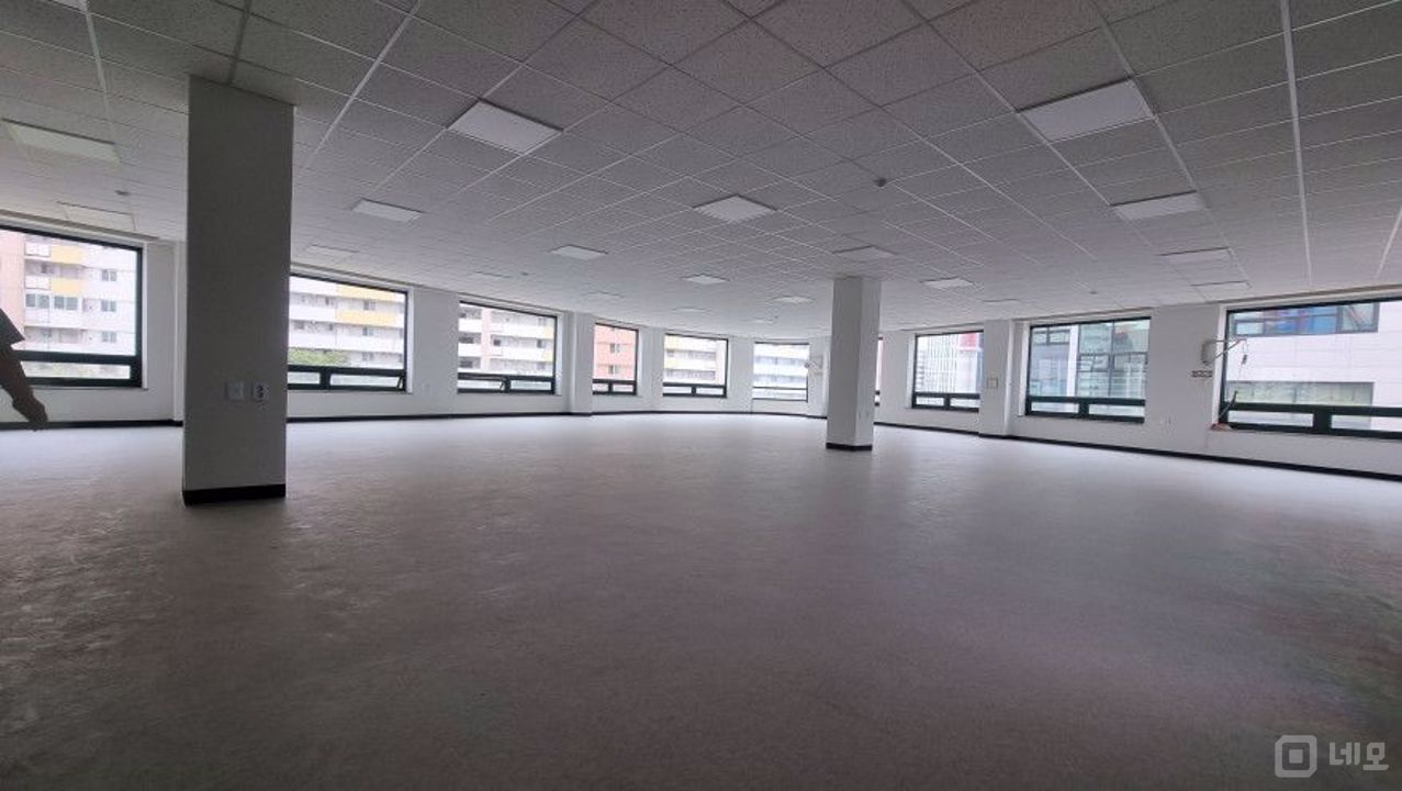 노원역 도보 3분 거리, 깔끔한 사무실입니다. 매물의 1번째 사진