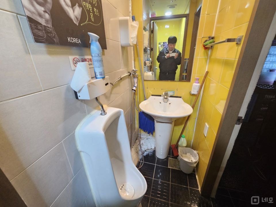 녹두거리 유동인구가 보장되어 있는 신림동 퓨전포차 매물의 8번째 사진