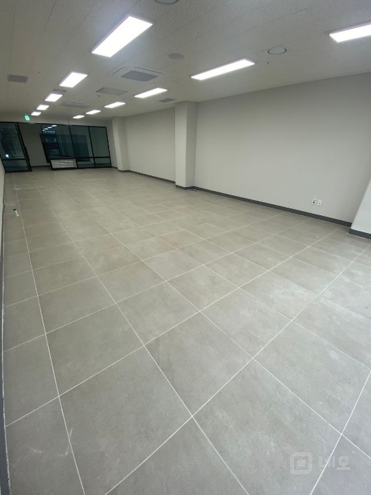 다이소입점된 초역세권 스트리트형 상가 매물의 3번째 사진