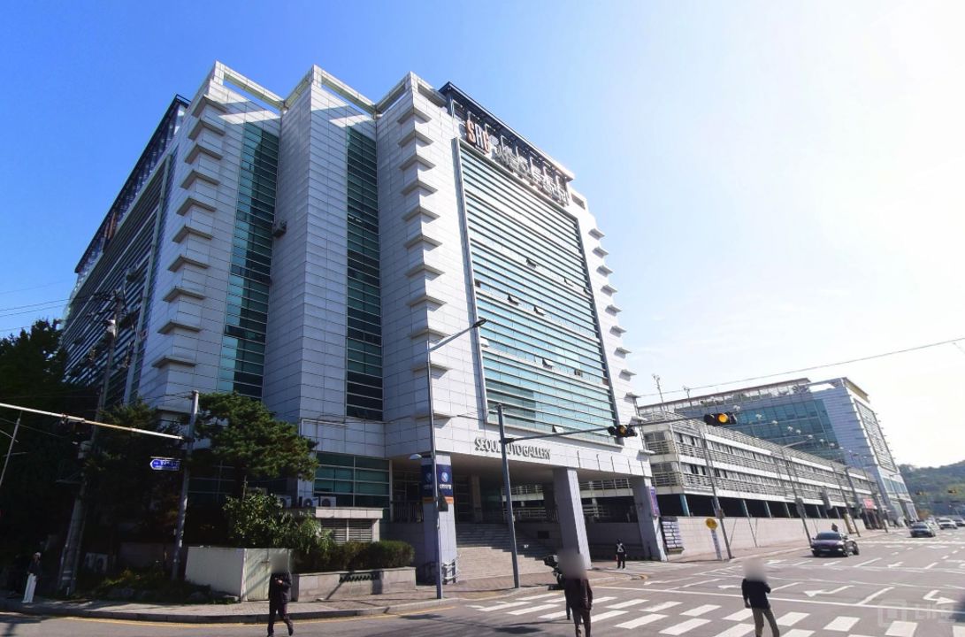 깔끔한 인테리어 및 시설 완비된 양재동 프랜차이즈 도넛판매점 매물의 8번째 사진