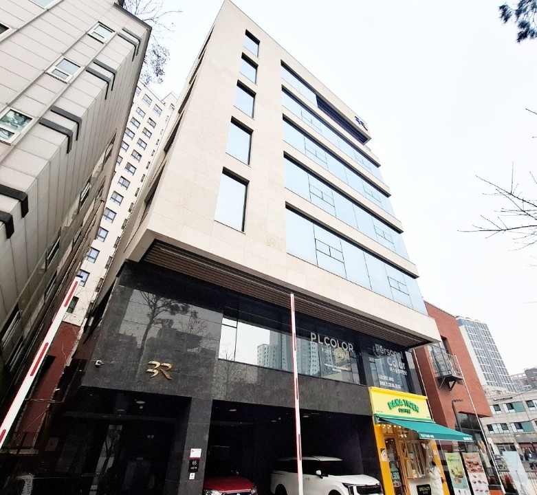 🏥 신축급 풀층 사무실! 노고산동 중심 입지 (144.88㎡) 매물의 13번째 사진
