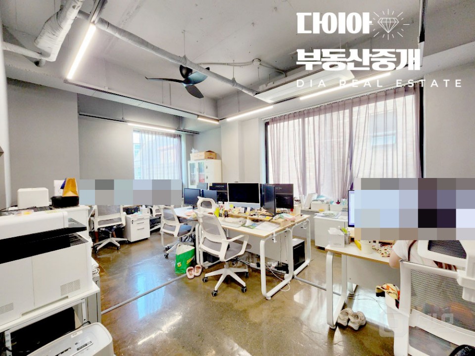 DIA 테라스 품은 통창 채광 밝은 내부 사무실 매물의 5번째 사진