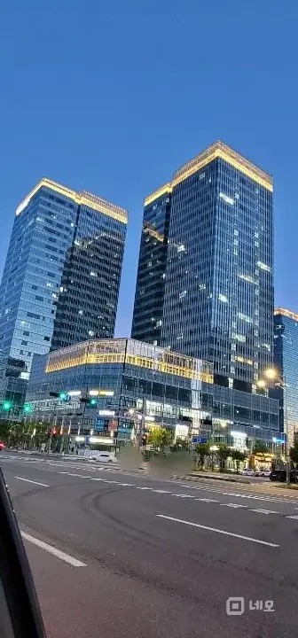 오피스 2면이  탁트인 전망 좋은 소형 오피스 매물의 10번째 사진