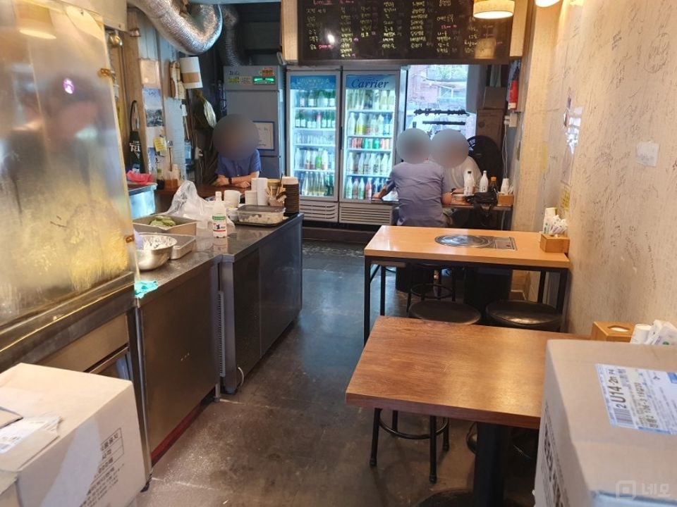 정릉동 정릉역 초역세권, 주방 시설 완비, 단골 고객 많은 한식집 매물의 1번째 사진