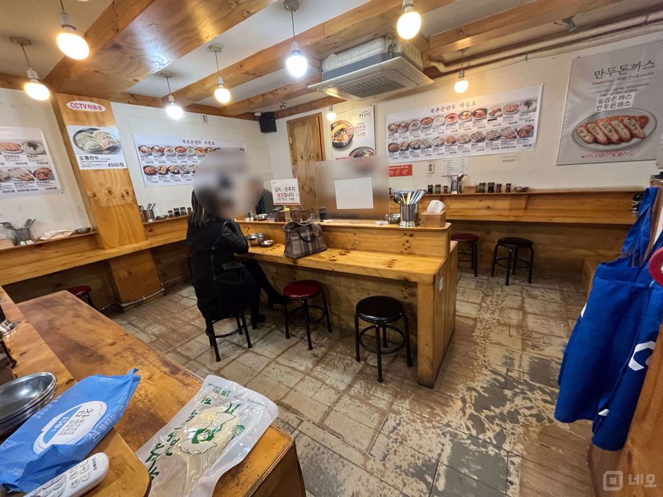 유동 인구 많은,  신림역 먹자골목 1층 음식점 매물의 2번째 사진