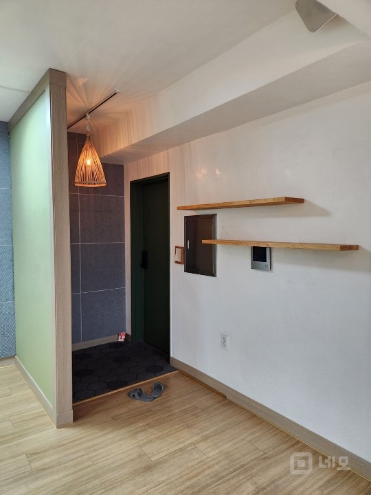 연남동 감성 거리 속 소형 오피스 공간 L 매물의 4번째 사진