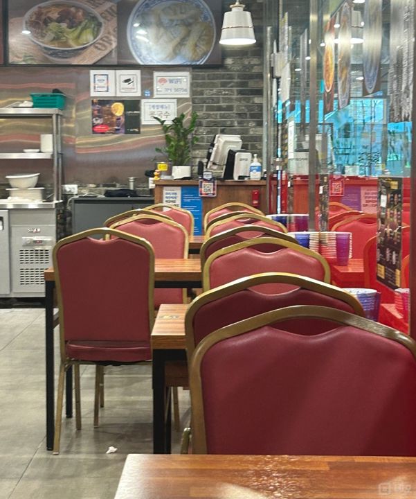 오피스 상권, 여의도공원 앞 대로변 지하1층 음식점 매물의 3번째 사진