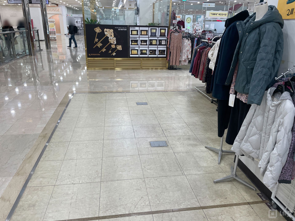 신도림역 역세권, 구로동 신도림테크노마트 내 1층 상가 매물의 3번째 사진