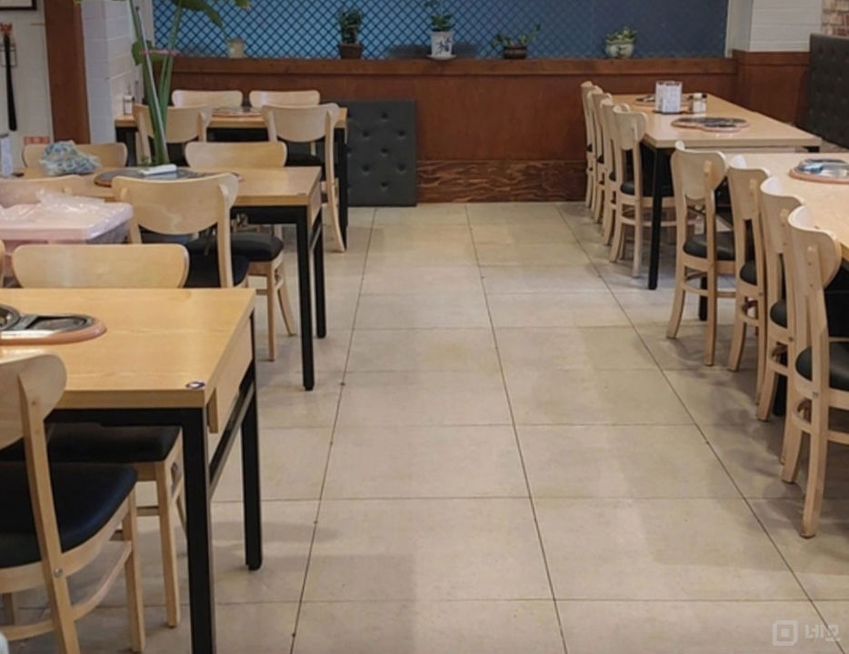 재래시장 인근, 유동인구 풍부한 용호동 1층 고깃집 매물의 1번째 사진
