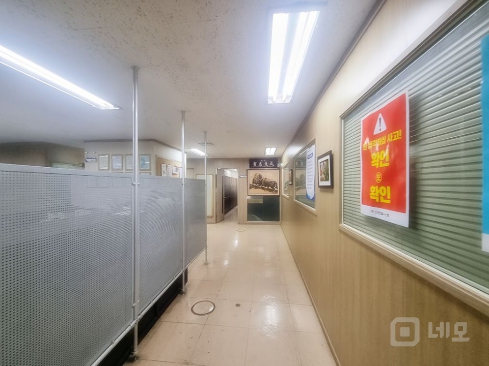  홍대 성산동사거리 대로변 가시성.가성비 아주좋은 독립단층 대형사무실!! 매물의 4번째 사진