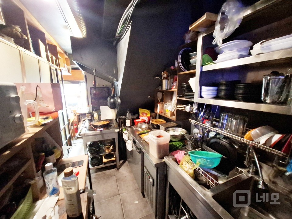 30년 전통 주점자리, 꼬치구이집 성업 중! 노출 좋은 소형 매장 소개 매물의 3번째 사진
