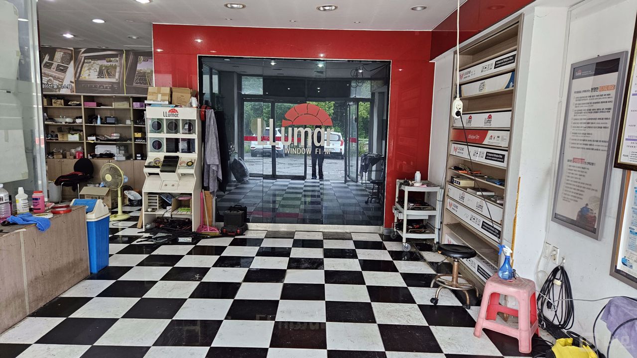 대로변 1층 위치 좋은 하동 자동차용품샵 매물의 3번째 사진