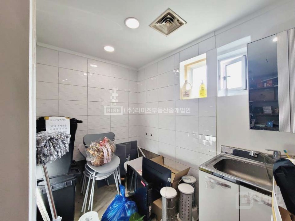 <임대> 합정역 역세권  주차3대 인테리어최상 룸3 매물의 5번째 사진