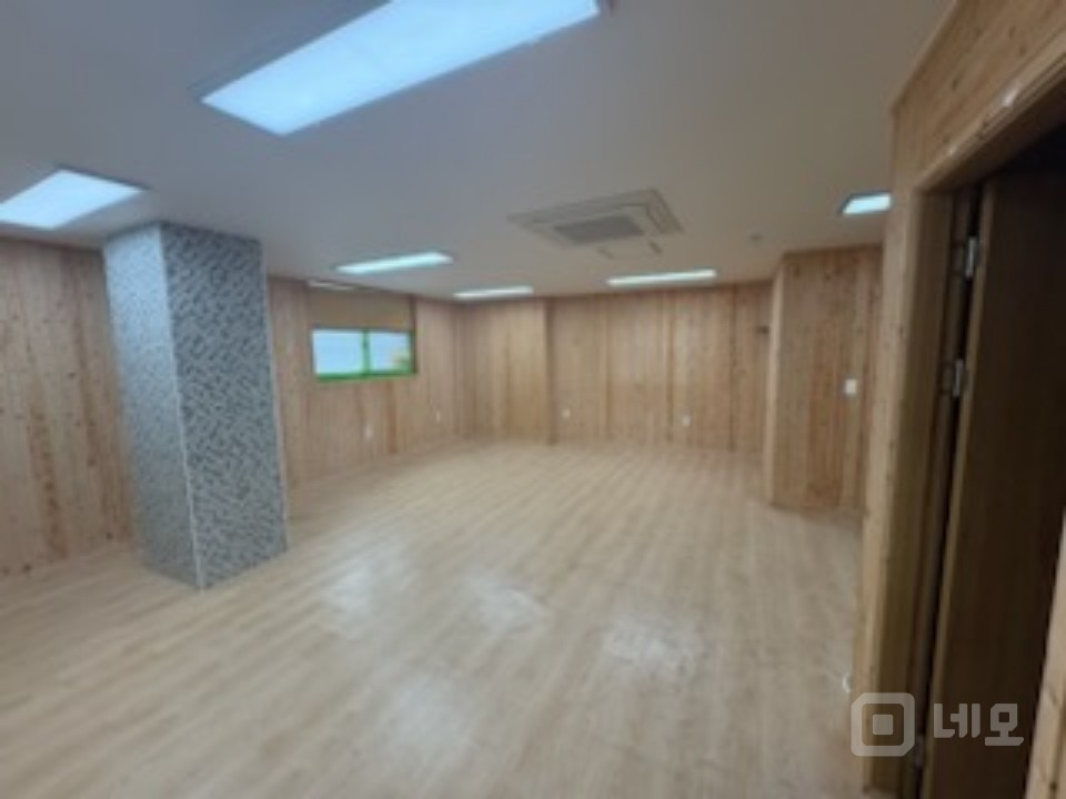 역세권내부남여화장실분리시스템에어컨2대옵션내부편백나무인테리어법인및쇼핑몰추천 매물의 4번째 사진