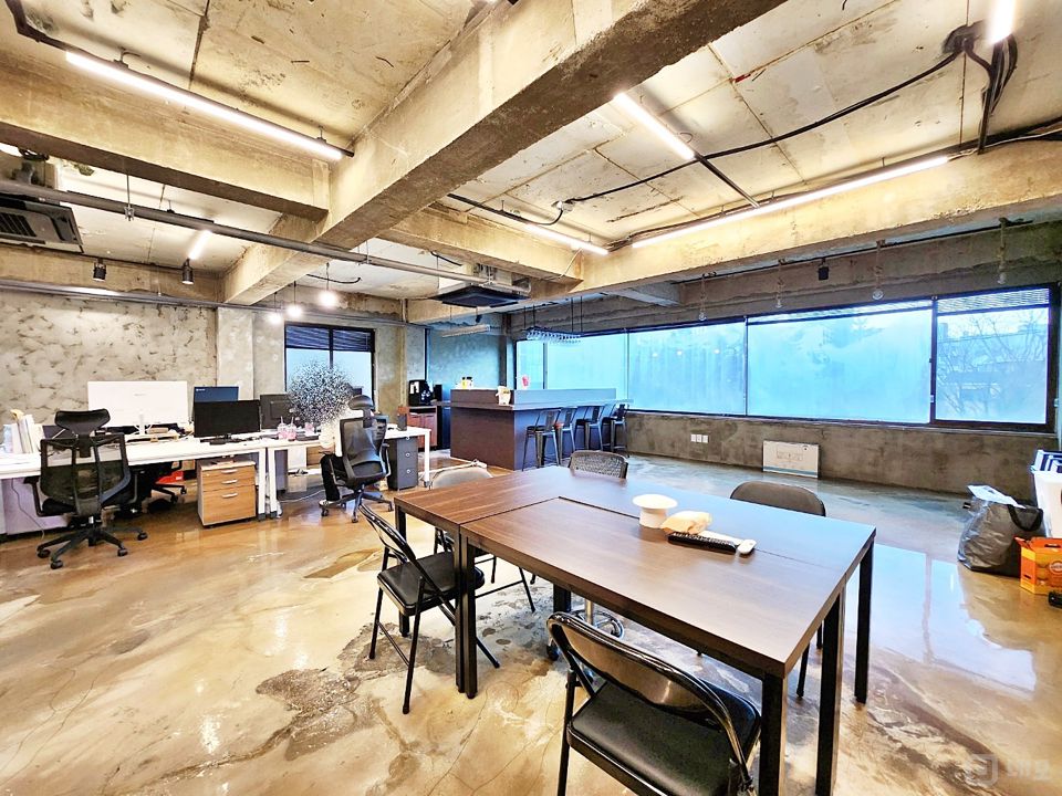 역삼동 사무실 어마어마한 가성비 탁월한 개방감 오피스 매물의 3번째 사진