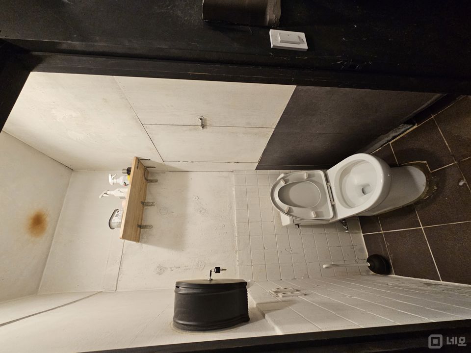 유동인구 많은 한강로2가 용리단길 상권 지하1층 와인바 매물의 6번째 사진