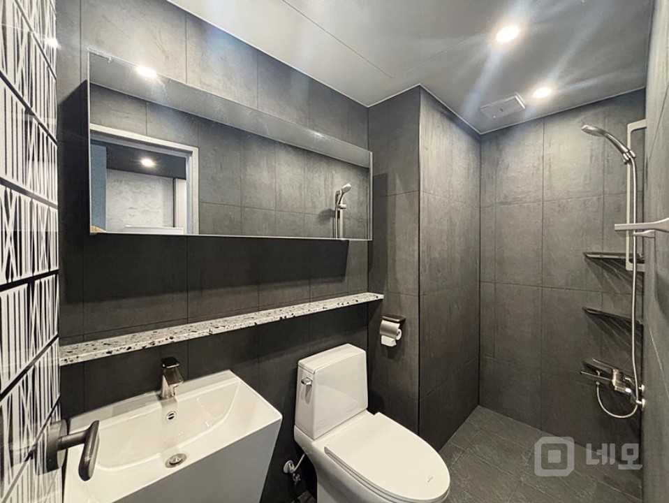 실사진 역삼역4분 풀옵션 엘베 사업자가능 자주식주차 매물의 9번째 사진